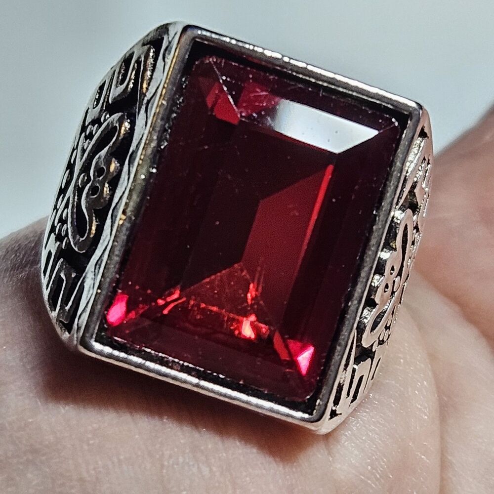 Silver Tone Red Rectangular Faceted Rhinestone Ring Size 11.5 - Picture 2 of 13